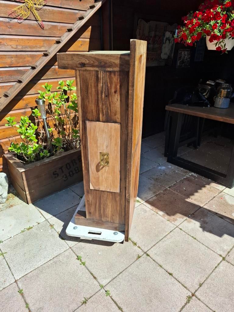 Unieke houten salontafel met messing beslag, Antiek en Kunst, Antiek | Meubels | Kasten, Ophalen