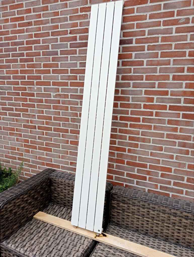 Verticale radiator 30 x 200 cm, Doe-het-zelf en Verbouw, Verwarming en Radiatoren, Ophalen, Gebruikt, Radiator, Minder dan 60 cm