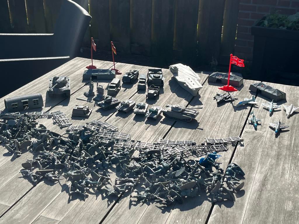 Legertjes grijs, Ophalen of Verzenden, Gebruikt