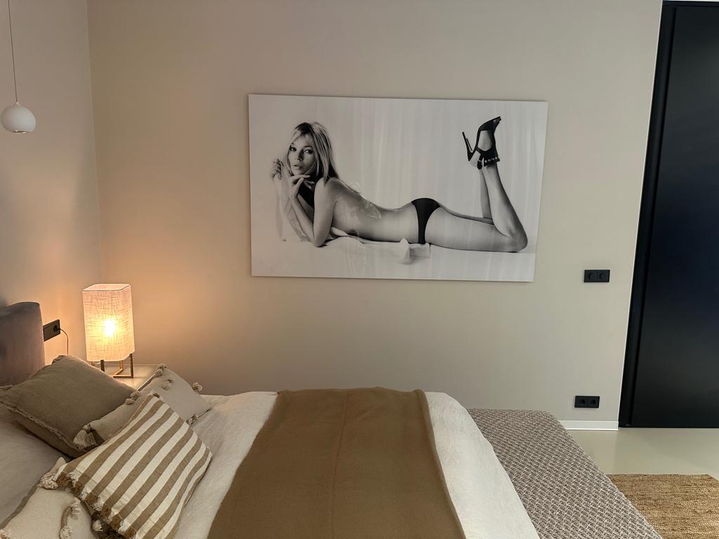 ORIGINELE XL FOTO IN PLEXIGLAS KATE MOSS 180x 120, Huis en Inrichting, Woonaccessoires | Schilderijen, Tekeningen en Foto's, Ophalen