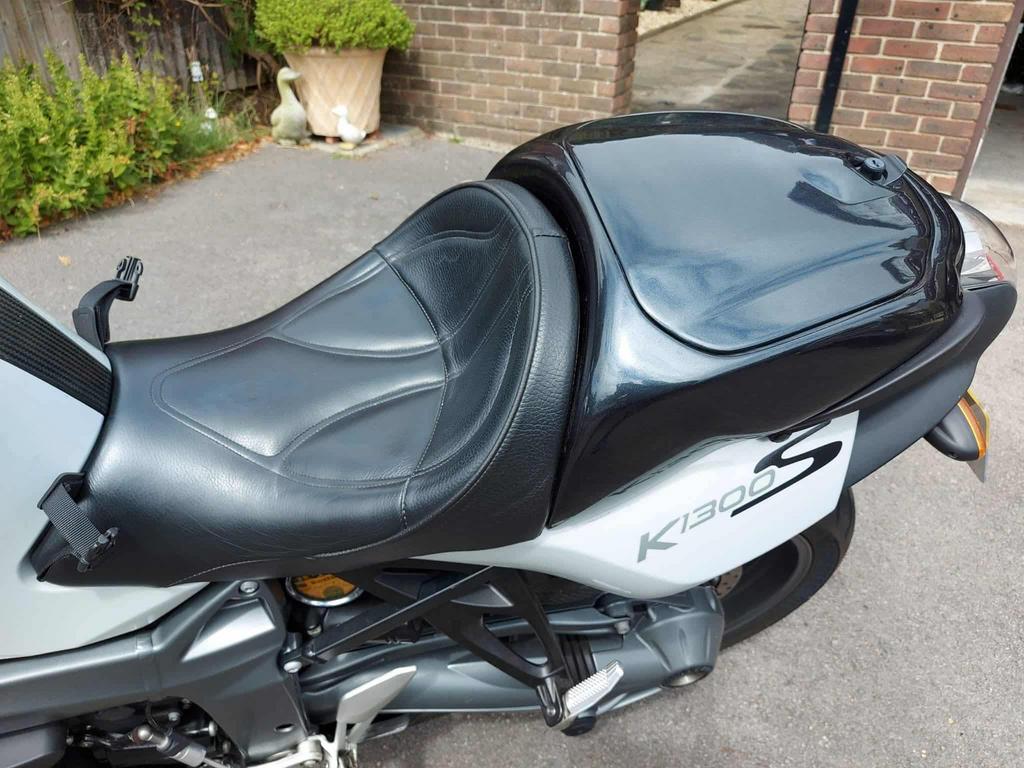 Gezocht: Corbin Smuggler voor BMW K1200S/K1300S, Ophalen of Verzenden, Gebruikt