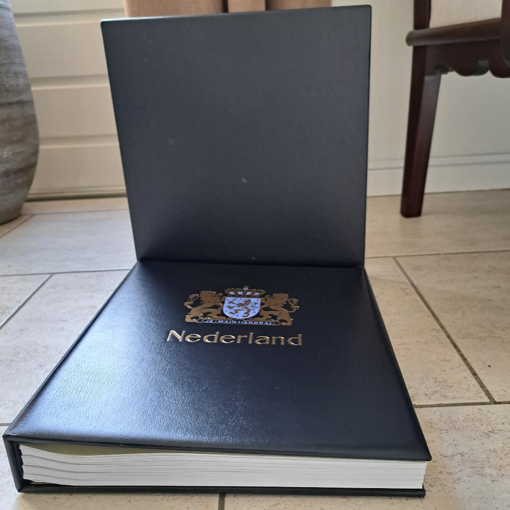 Davo de Luxe 1 velletjes album met cassette, Postzegels en Munten, Postzegels | Nederland, Ophalen of Verzenden, Postfris