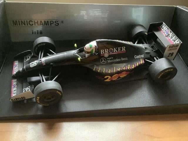 Minichamps 1:18 Mercedes-Benz F1 modelauto, Ophalen of Verzenden, Zo goed als nieuw, MiniChamps