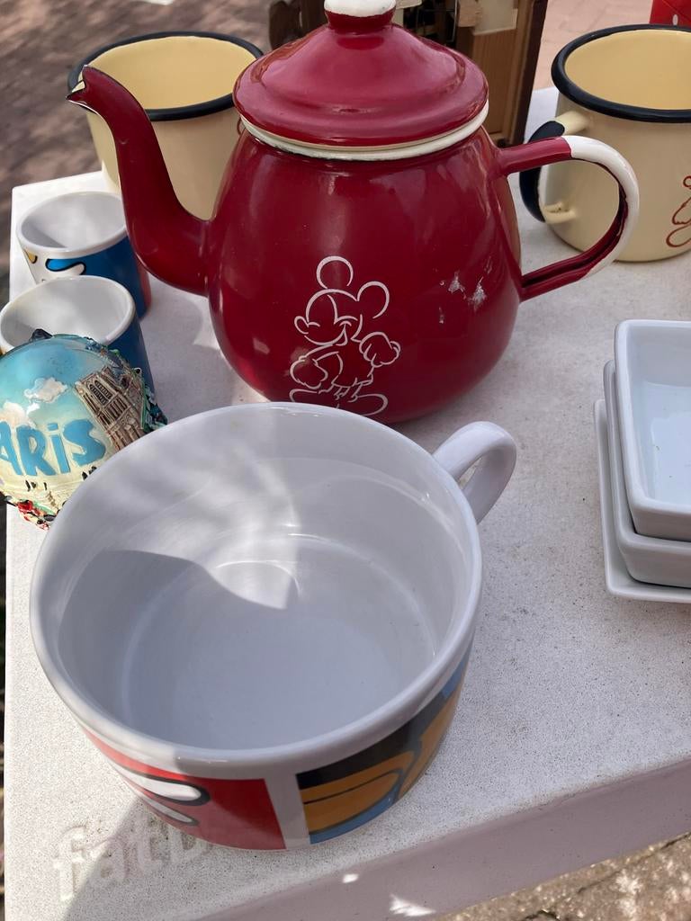 Disney emaille theepot, bekers en borden - Mickey Mouse, Verzamelen, Disney, Ophalen of Verzenden, Mickey Mouse, Zo goed als nieuw