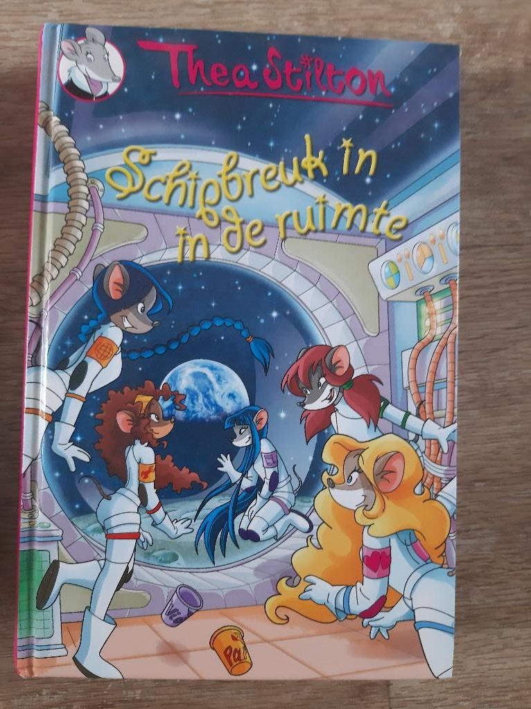 Thea Stilton schipbreuk in de ruimte + meer Geronimo Stilton, Ophalen of Verzenden, Zo goed als nieuw, Fictie algemeen