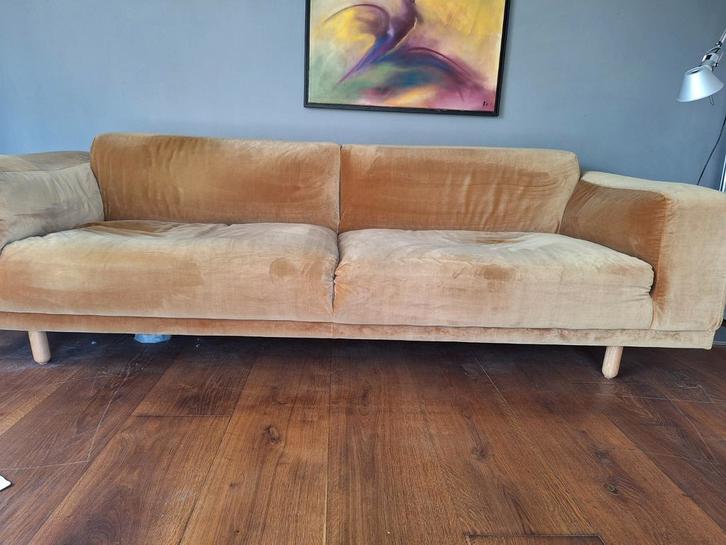 Sissy Boy bank, oker zo goed als nieuw, 1 jaar oud, Huis en Inrichting, Banken | Sofa's en Chaises Longues, Zo goed als nieuw