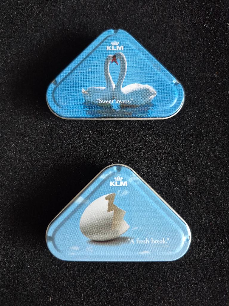 2 KLM snoepblikjes met zwanen (K1249), Ophalen of Verzenden, Zo goed als nieuw, Overige typen