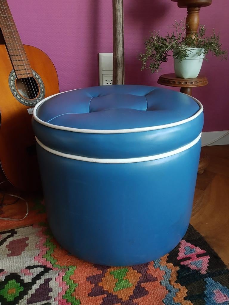 50's vintage petrol blauw met witte biezen faux leren poef, Verzamelen, Retro, Ophalen of Verzenden, Huis en Inrichting