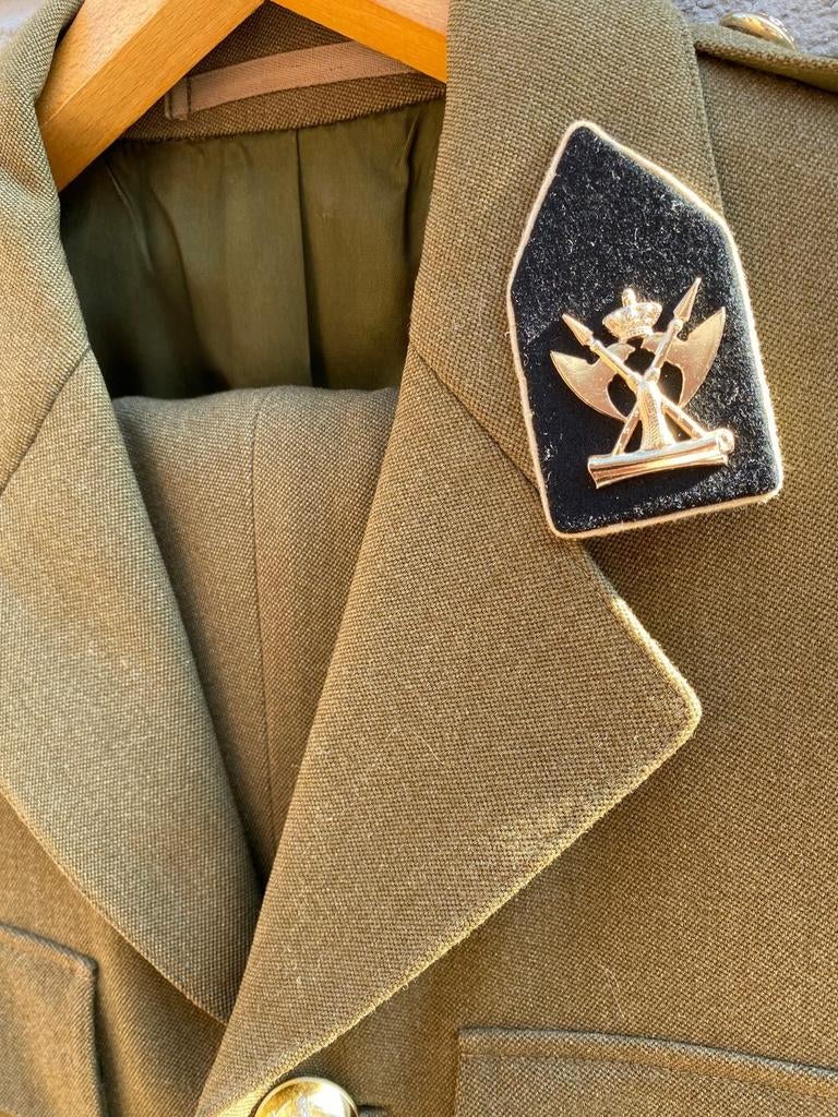 Kapitein militair juridische dienst overgangsmodel., Ophalen of Verzenden, Landmacht, Nederland, Embleem of Badge