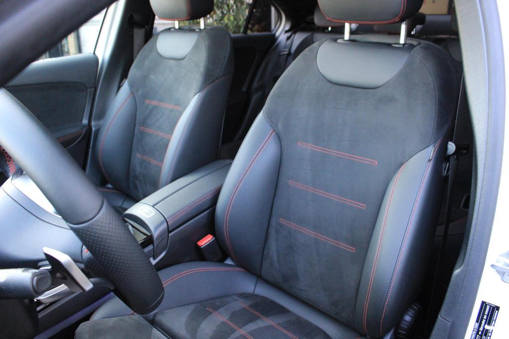 Mercedes-Benz A-Klasse 250 e AMG Pano | Widescreen | Sfeerve, Auto's, 77 km/l, Gebruikt, Euro 6, 4 cilinders