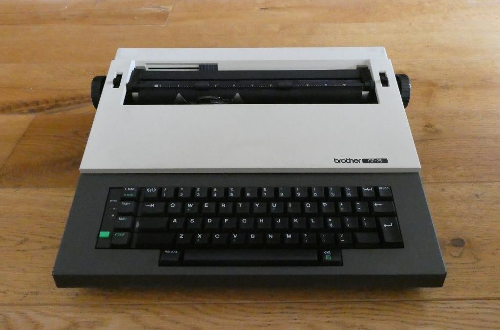 Electronische schrijfmachine Brother CE-25, Ophalen, Zo goed als nieuw