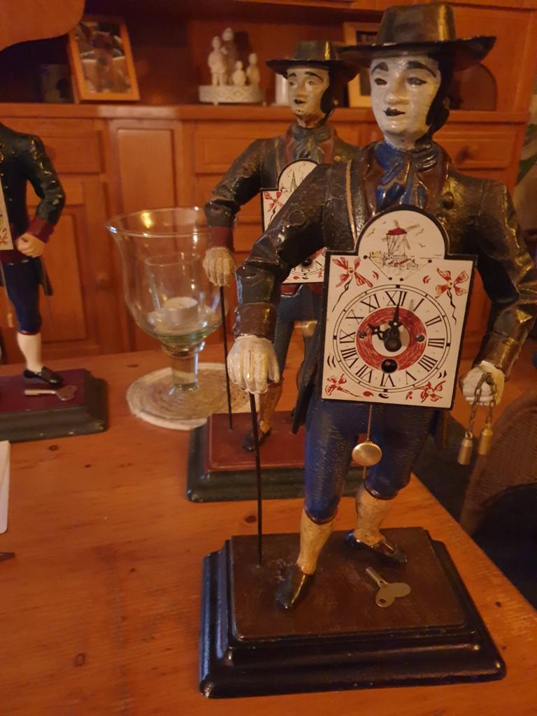 Antiek Shwarzwalder klokken mannetje, Ophalen of Verzenden