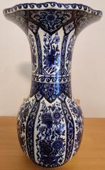 Delftsblauwe vaas met gegolfde lip, Ophalen