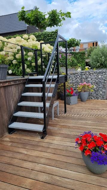 Stalen buitentrappen op maat – sterk, veilig & duurzaam beschikbaar voor biedingen