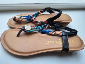 Teen slippers  beschikbaar voor biedingen