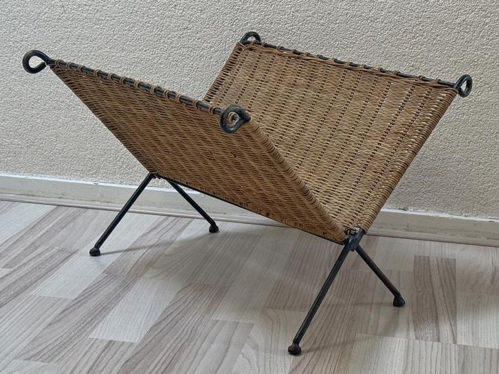 Vintage Deense Mid Century Lectuurbak, Retro Mid Century, Huis en Inrichting, Woonaccessoires | Krantenbakken en Lectuurbakken