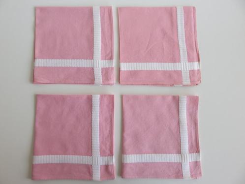4 vintage roze stoffen katoenen servetten met witte bies, Huis en Inrichting, Keuken | Textiel, Gebruikt, Overige typen, Roze
