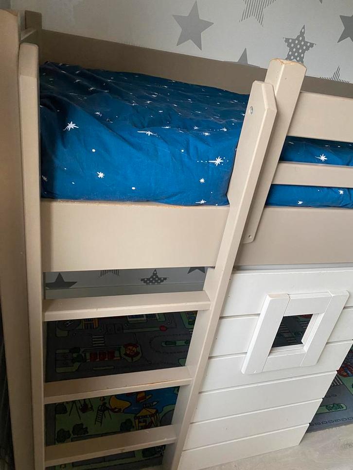 Halfhoogslaper hutbed, Kinderen en Baby's, Kinderkamer | Stapelbedden en Hoogslapers, Halfhoogslaper, Ophalen