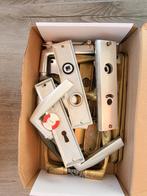 Partij Oud Deurbeslag, Doe-het-zelf en Verbouw, Hang- en Sluitwerk, Ophalen of Verzenden, Gebruikt, Koper of Messing, Klink of Kruk