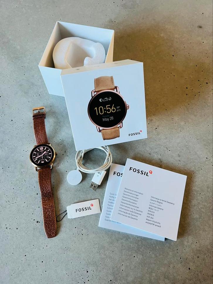 Mooie Fossil Q Wander 45 mm rosé met bruin leren band, Sieraden, Tassen en Uiterlijk, Smartwatches, Zo goed als nieuw, Android
