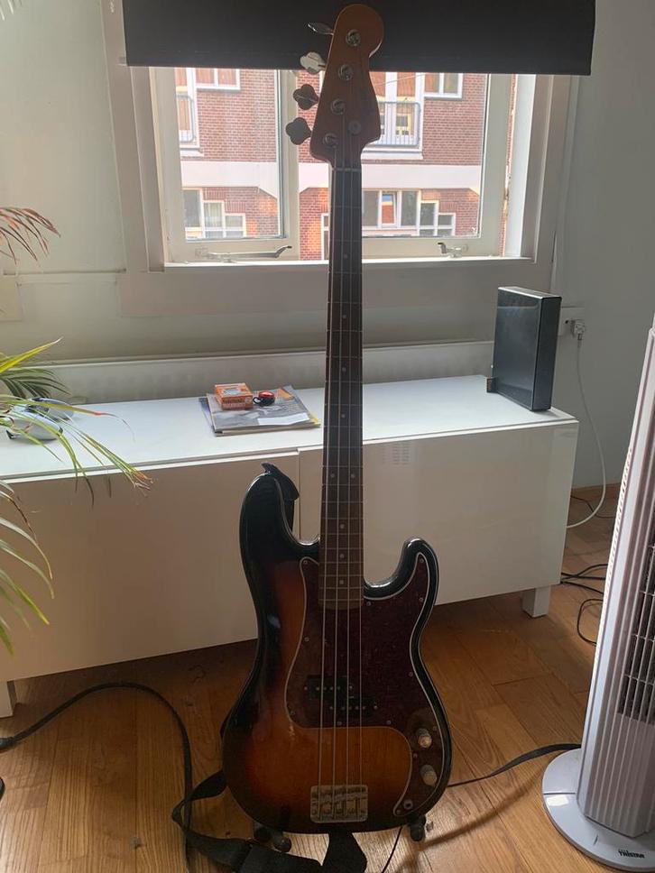 Squier ‘60s Precision Bass, Muziek en Instrumenten, Snaarinstrumenten | Gitaren | Bas, Zo goed als nieuw, Ophalen