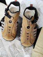 Nieuwe outdoor wandelsandalen met dichte neus Montrex 36, Verzenden, Beige, Nieuw, Wandelschoenen