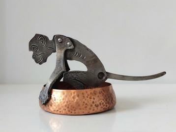 Arts & Crafts Sigarenknipper AAP Ignatius Taschner ca 1900   beschikbaar voor biedingen