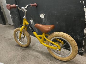 Gele veloretti loopfiets beschikbaar voor biedingen