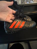 Adidas voetbalschoenen maat 30 jongens, Ophalen of Verzenden, Zo goed als nieuw, Zwart, Sportschoenen