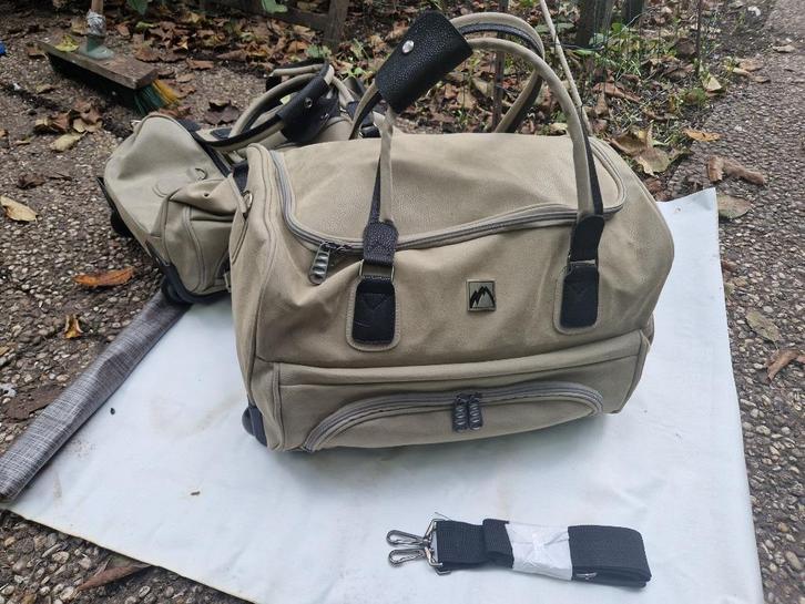 2X dezelfde reistas, koffer, bagagekoffer, Sieraden, Tassen en Uiterlijk, Tassen | Reistassen en Weekendtassen, Nieuw, Bruin, 30 cm of meer