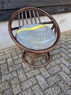 Stoel, draaistoel rotan, incl nieuwe kussen, Huis en Inrichting, Stoelen, Ophalen of Verzenden, Gebruikt, Bruin, Eén
