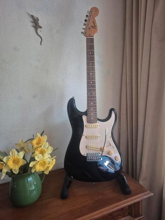 FENDER SQUIER STRATOCASTER,AFFINITY  '98,I.Z.G.ST, Muziek en Instrumenten, Snaarinstrumenten | Gitaren | Elektrisch, Gebruikt