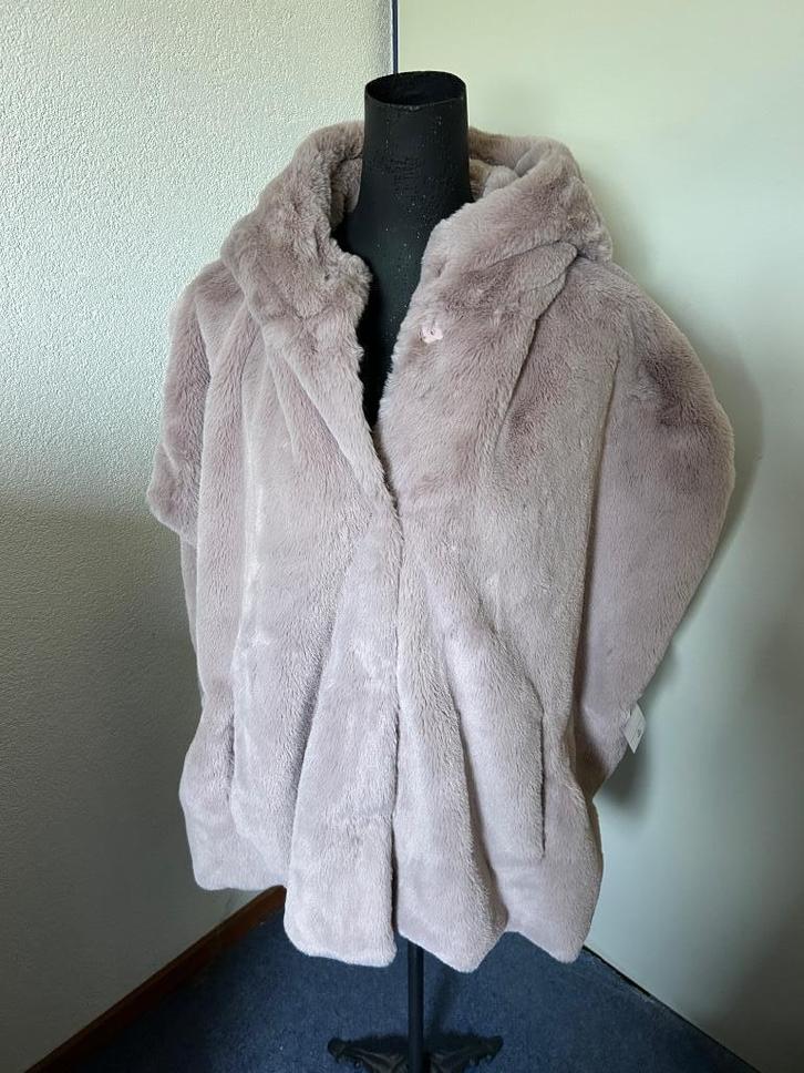 Beaumont nieuwe cape/jas lila mt 46 faux., Kleding | Dames, Jassen | Winter, Nieuw, Maat 46/48 (XL) of groter, Paars, Ophalen of Verzenden