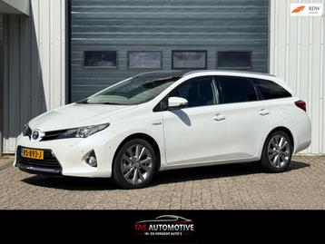 Toyota Auris Touring Sports 1.8 Hybrid Executive PANO / NAVI beschikbaar voor biedingen