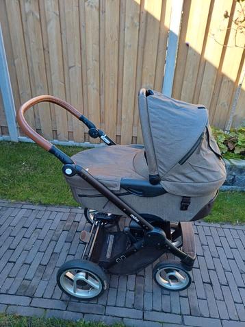 Mutsy Evo Olive green beschikbaar voor biedingen