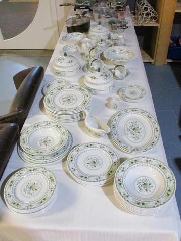1583 // Servies, Royal Doulton / Provencal, 70 delig beschikbaar voor biedingen