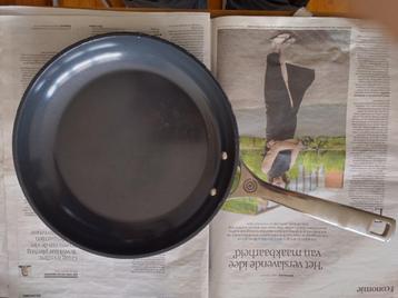 Koekenpan, le creuset 30 cm beschikbaar voor biedingen