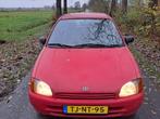 Toyota Starlet 1.3 16V 1998 Rood, Auto's, Toyota, 74 pk, 4 cilinders, Starlet, 400 kg