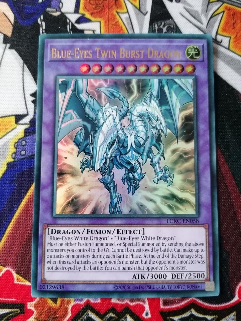 Blue-Eyes Twin Burst Dragon - Ultra Rare LCKC - Yu-Gi-Oh, Ophalen of Verzenden, Zo goed als nieuw, Foil