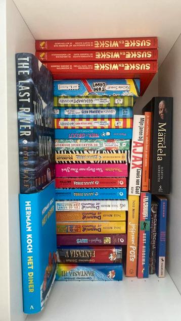 Diverse boeken beschikbaar voor biedingen