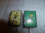2 stuks Voetbal Speldjes waar ik er nog meer van heb, Verzamelen, Speldjes, Pins en Buttons, Ophalen of Verzenden, Zo goed als nieuw