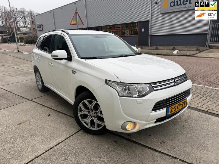 Mitsubishi Outlander 2.0 PHEV instyle+ AUTOMAAT CLIMA Plug i, Auto's, Mitsubishi, Bedrijf, Te koop, Outlander, 360° camera, 4x4
