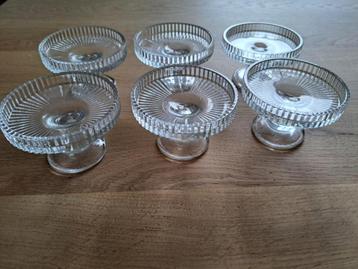 Set van 6 / glazen mini taartplateau/bonbonschaaltje/etagere beschikbaar voor biedingen