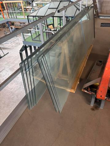 Glazen schuifwand c.a. 8,00 mtr x 2,70 mtr beschikbaar voor biedingen