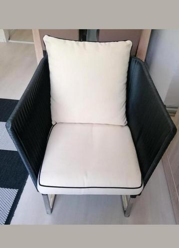 Stoel Roma bruin in nieuwstaat.
 beschikbaar voor biedingen