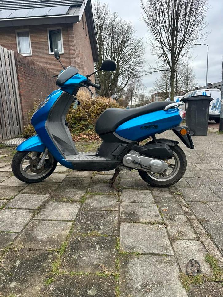 Kisbee onderdelen te koop, Fietsen en Brommers, Scooters | Peugeot, Zo goed als nieuw, Overige modellen, Benzine, Ophalen of Verzenden