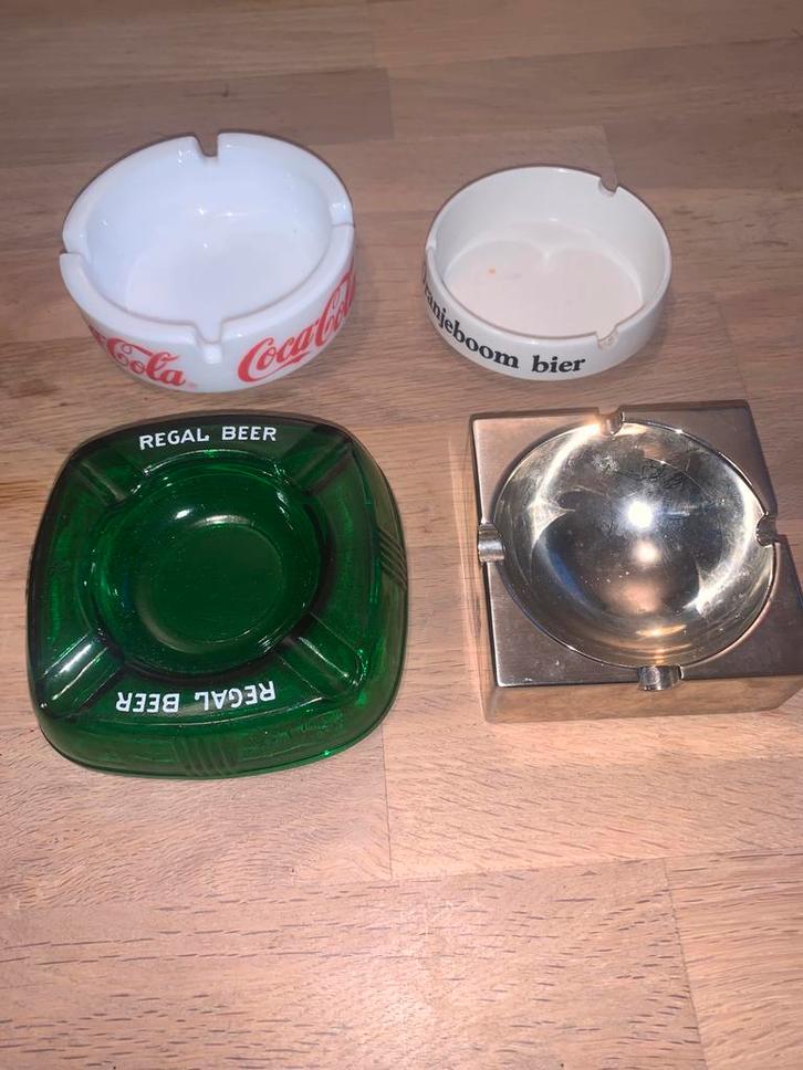 4 Vintage Asbakken, Verzamelen, Rookartikelen, Aanstekers en Luciferdoosjes, Gebruikt, Overige typen, Ophalen of Verzenden