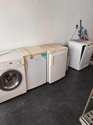 Wasmachine, koelkast, vriezer, vaatwasser. beschikbaar voor biedingen
