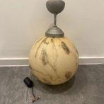 Vintage Retro hanglamp bol ø30 cm, Huis en Inrichting, Lampen | Hanglampen, Ophalen of Verzenden, Gebruikt, Glas, Minder dan 50 cm