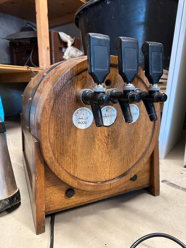 Antiek Wijnvat met 3 Taps & Koeler, Antiek en Kunst, Kunst | Designobjecten, Ophalen